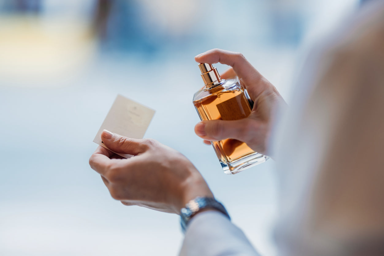 Qu'est-ce qu'un parfum de niche ? Voyage au cœur de la haute parfumerie
